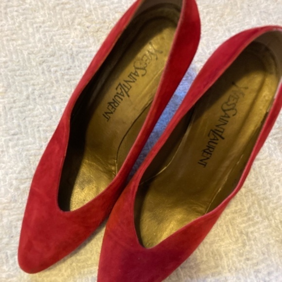 Yves Saint Laurent vintage red suede pumps - Picture 3 of 6